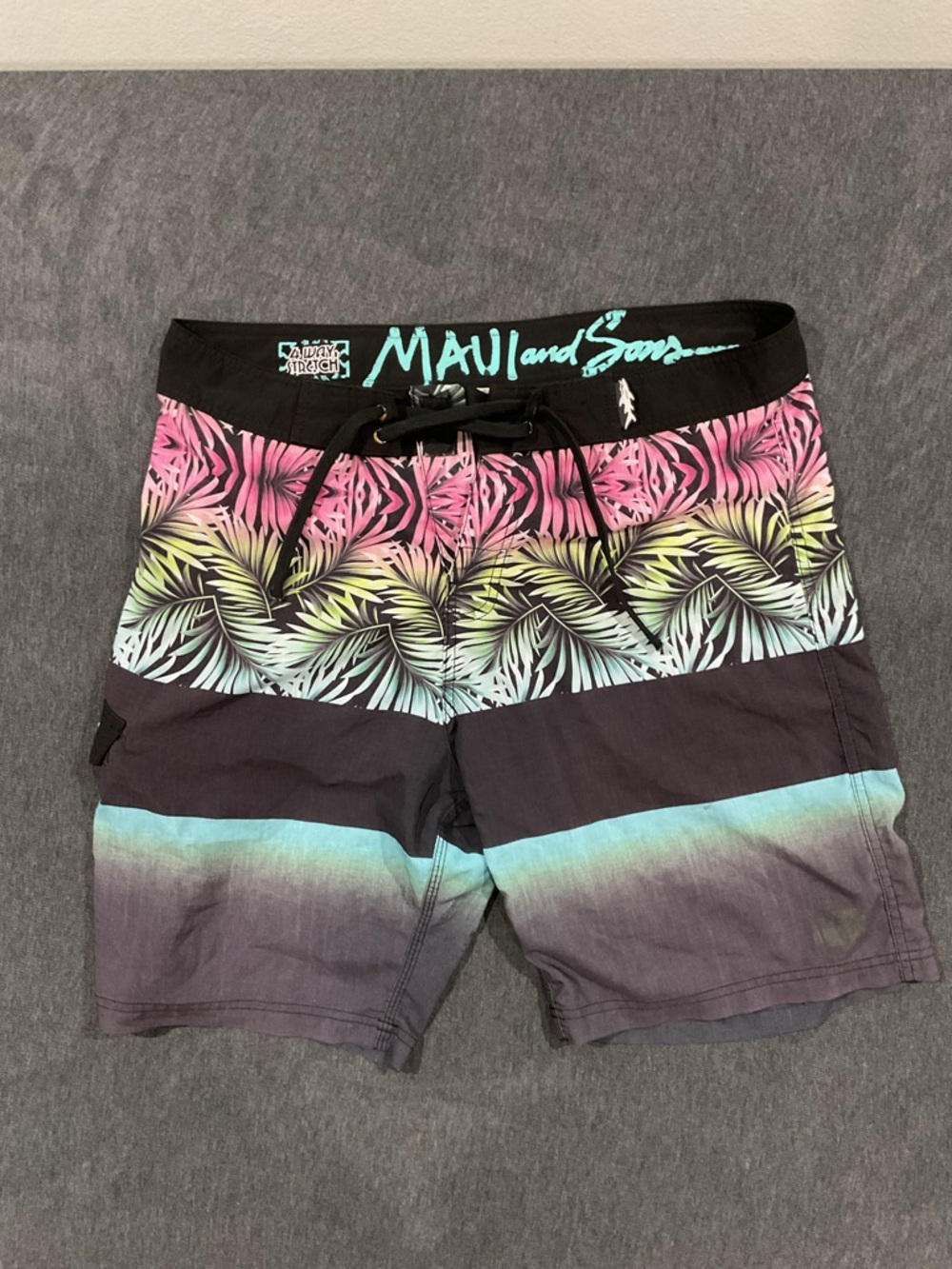 Maui and Sons retro surfer beach Boardshorts